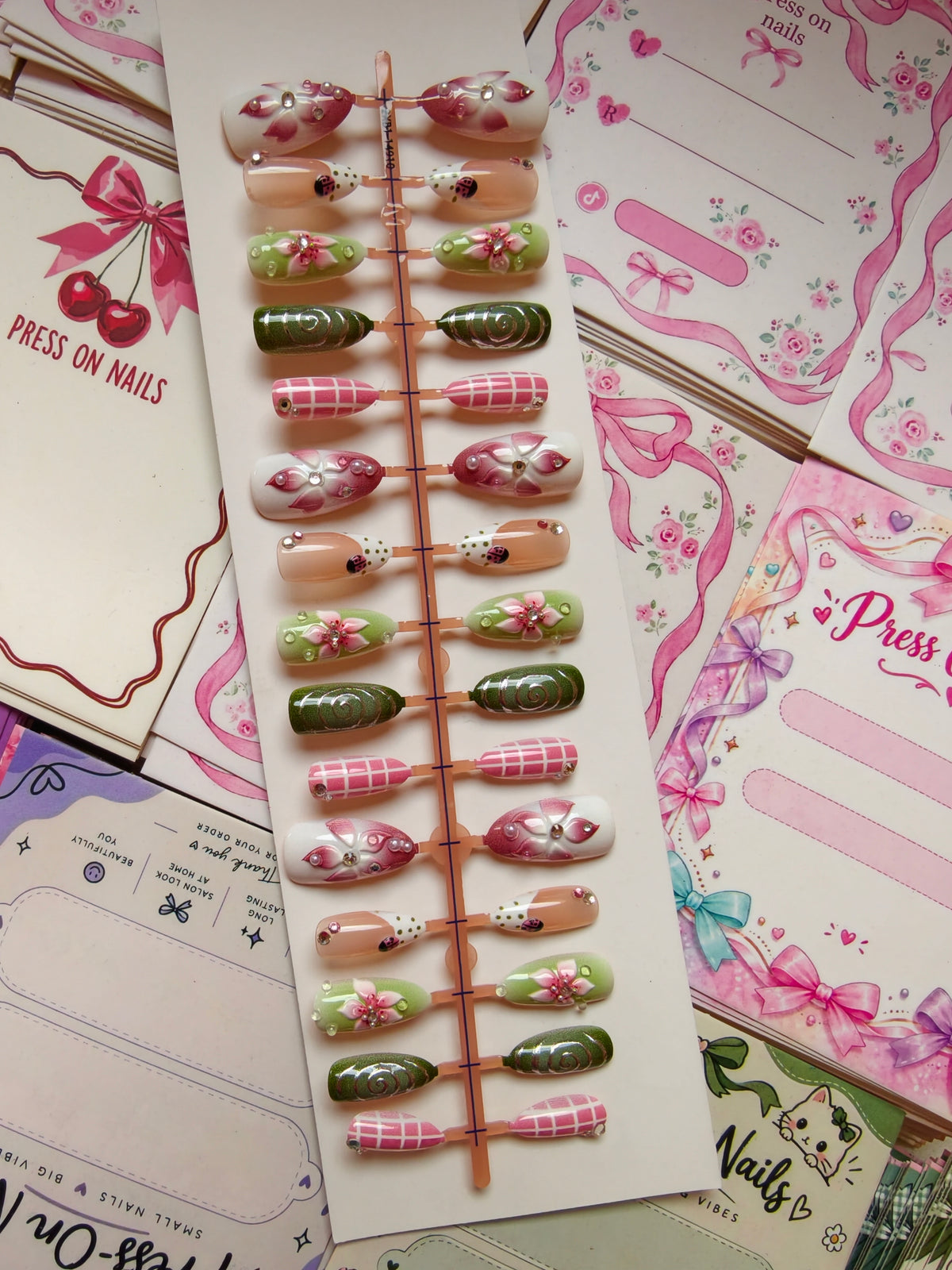 Royal Bride-30pcs Disney nails with application kit