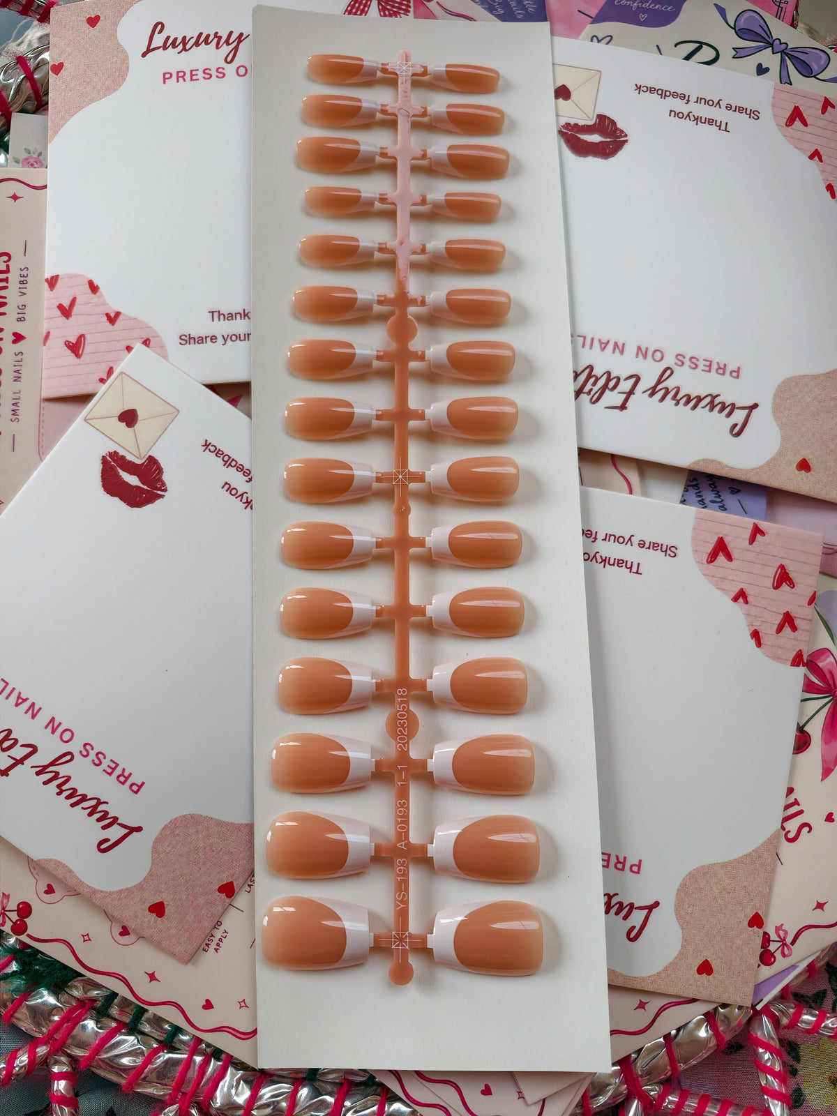 Classic beauty - 30pcs Gel Nails with application kit