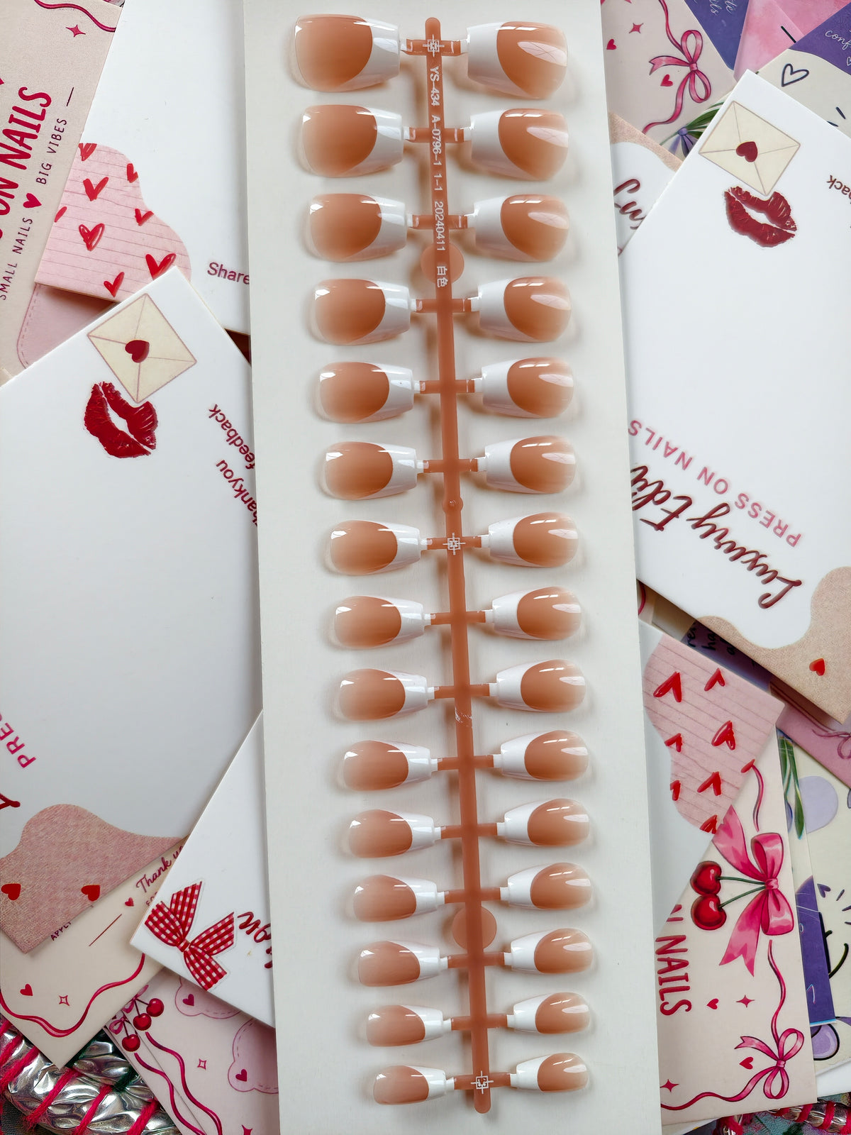 Classic beauty - 30pcs Gel Nails with application kit