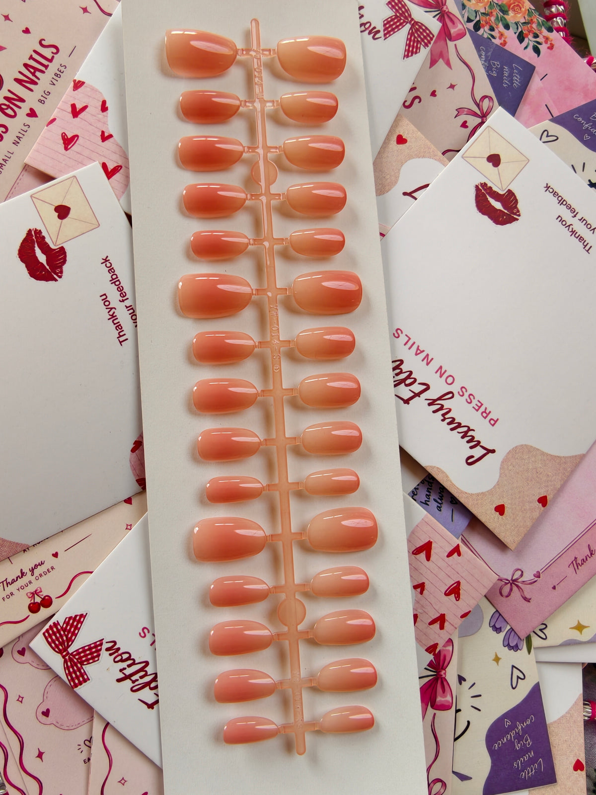 Natural look- 30pcs Gel Nail set with application kit