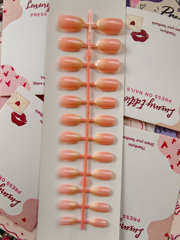 Too cute - 24pcs Nails with application kit