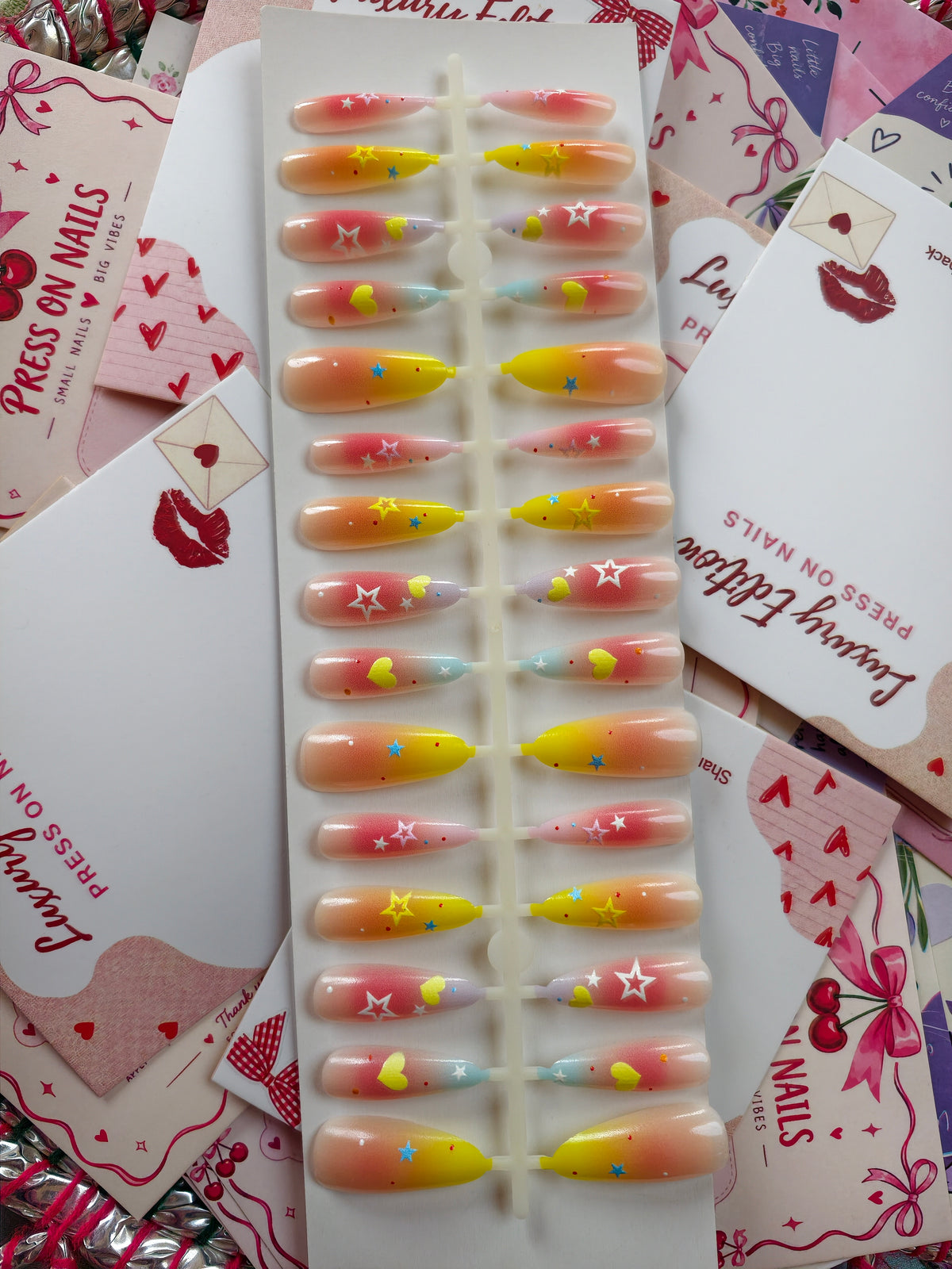 Candy Frost - 30pcs Fun Nails with application kit