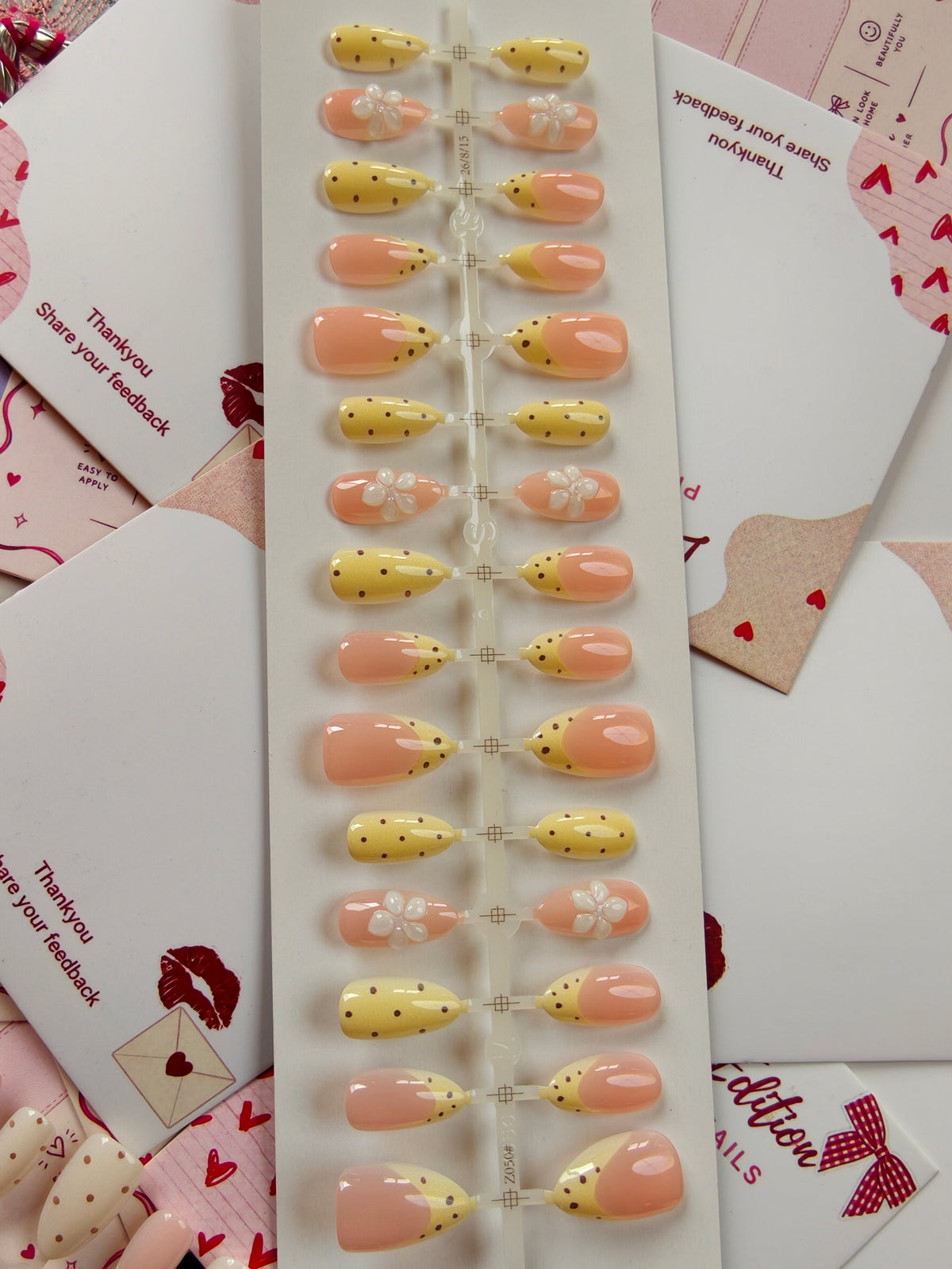 Butter Yellow - 30pcs 3d Nails with application kit