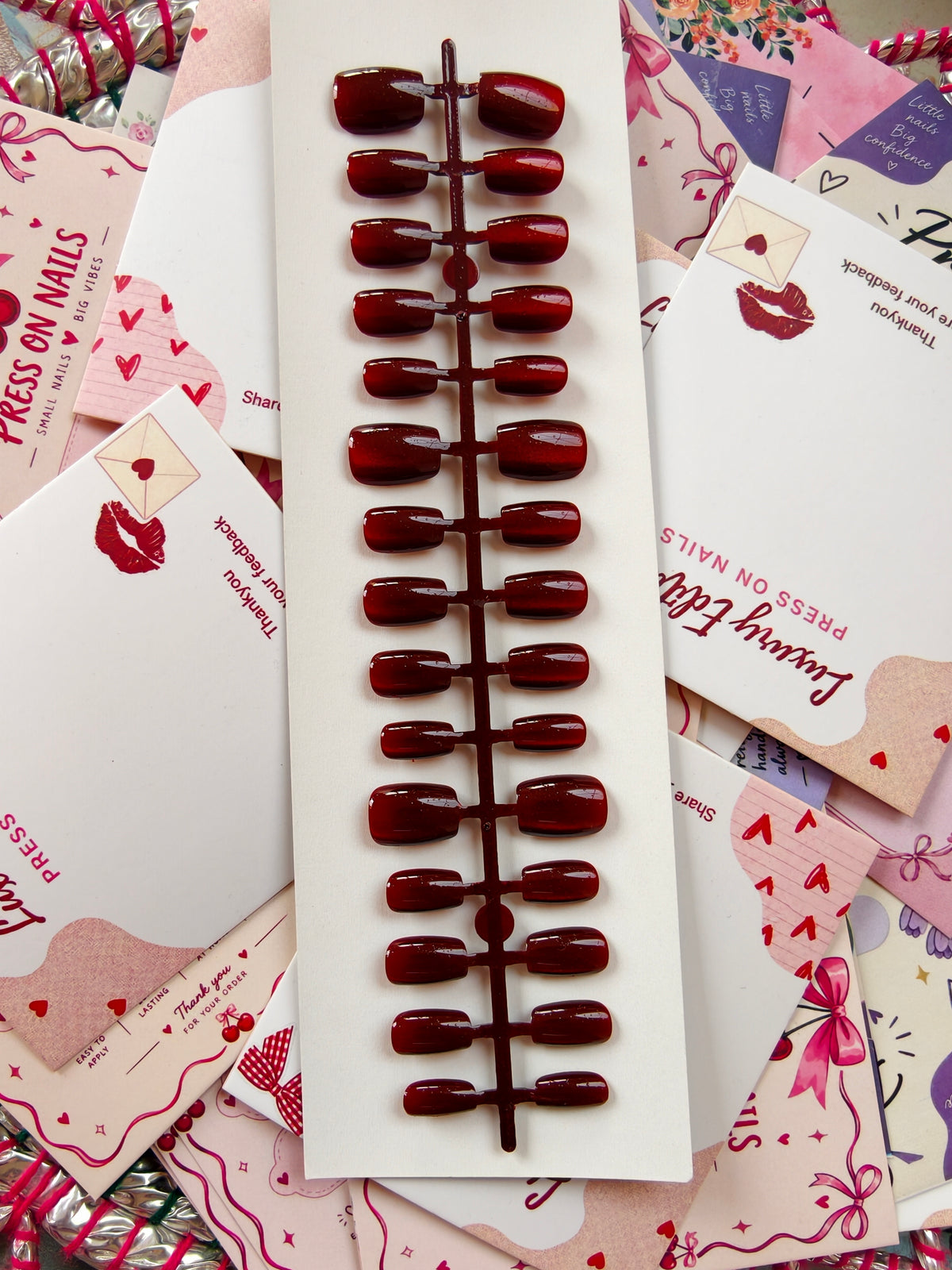 Short square - Red Cat eye Nails with application kit