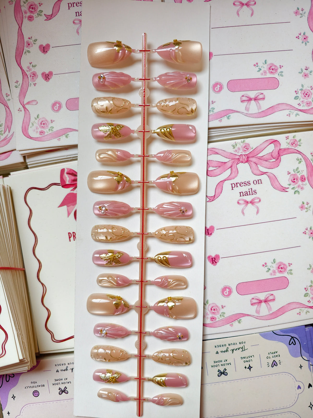 Royal Bride-30pcs Pink cat eye nails with application kit