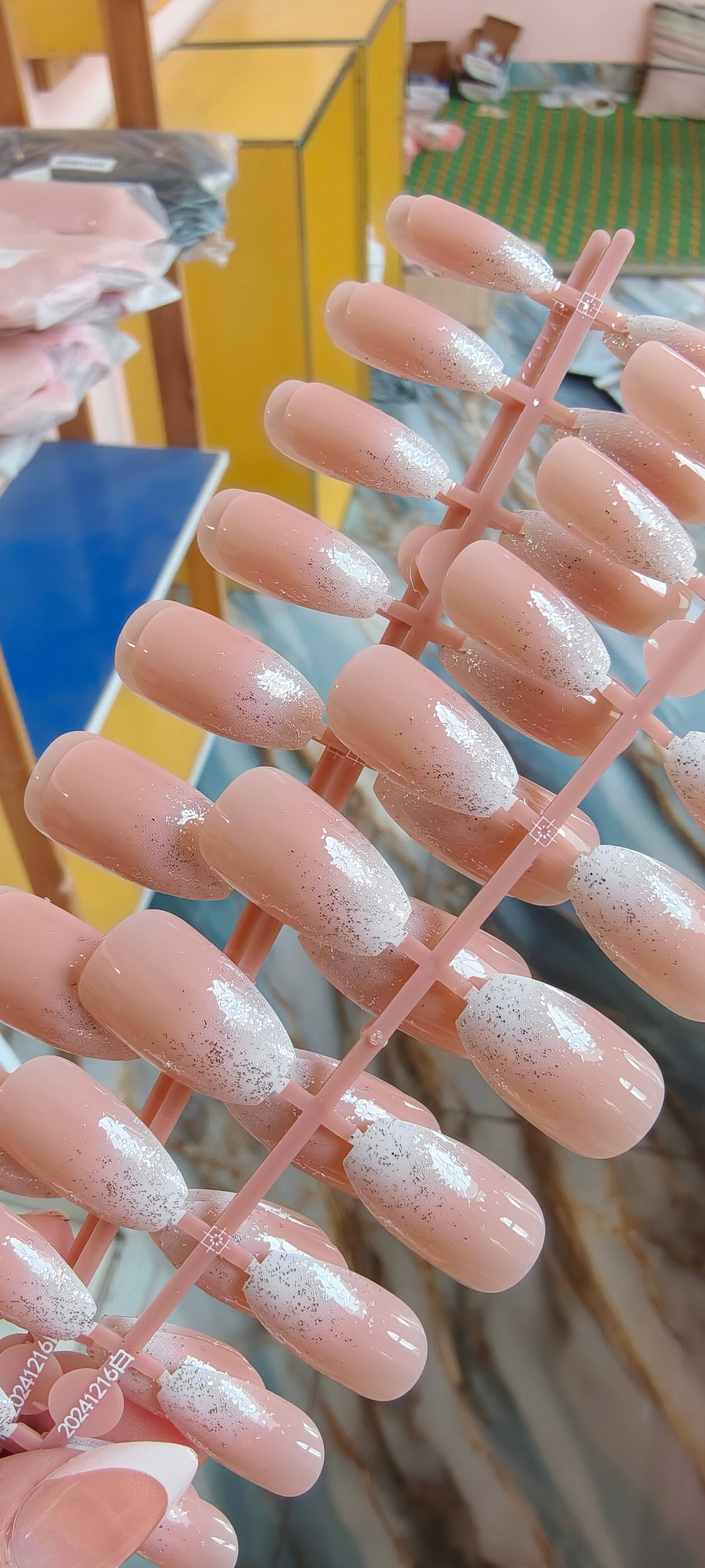 Shimmery Glow- 24pcs ombre Nail set