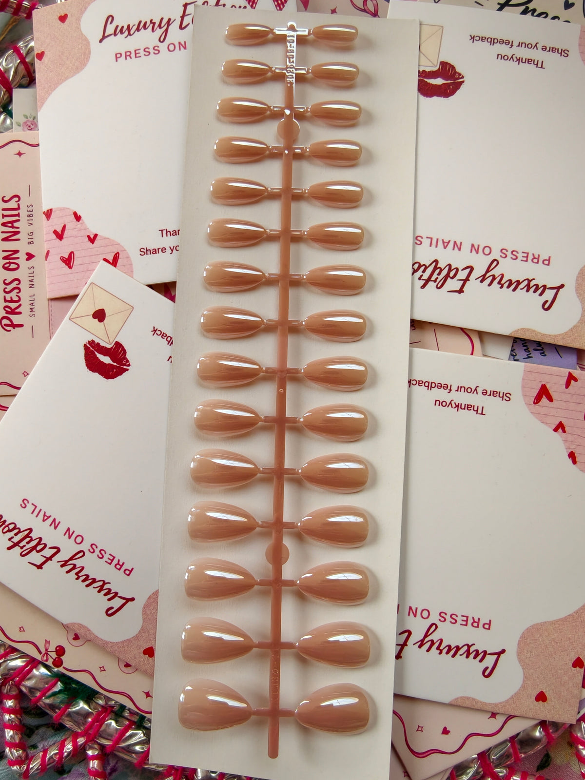 Almond Glaze - 30pcs Glazed Nails with application kit