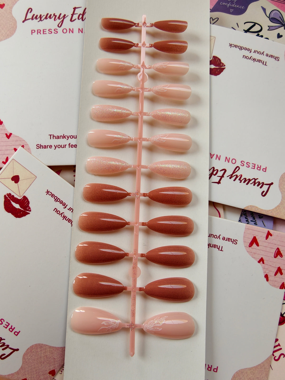 Classic beauty - 30pcs Nails with application kit
