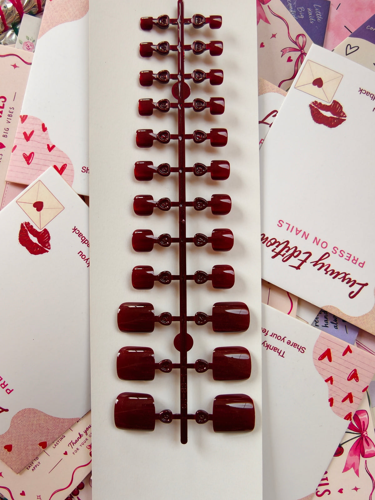 🍒 Red- 24hrs cat eye feet nails with application kit