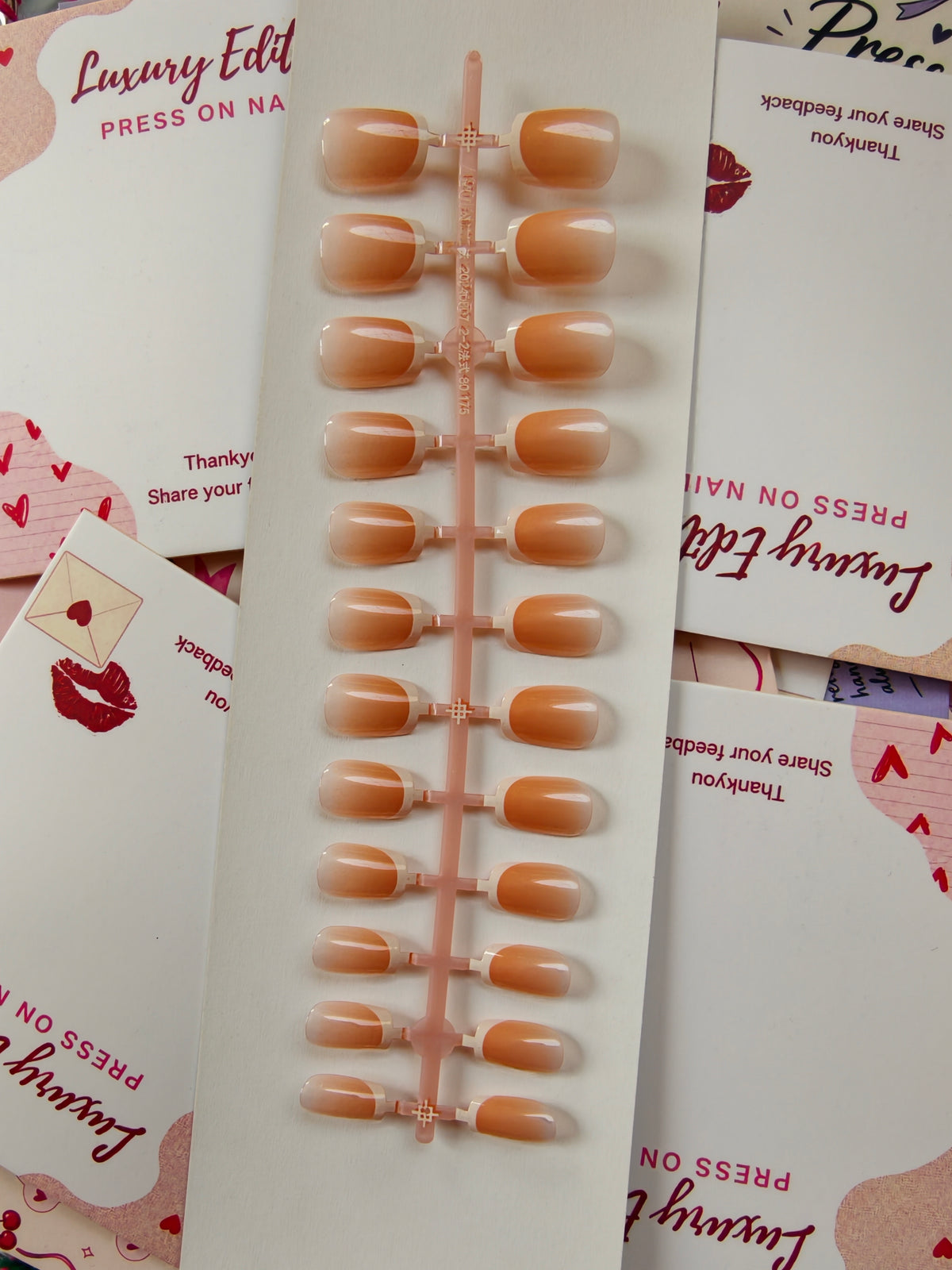 Line French- 30pcs Nails with application kit