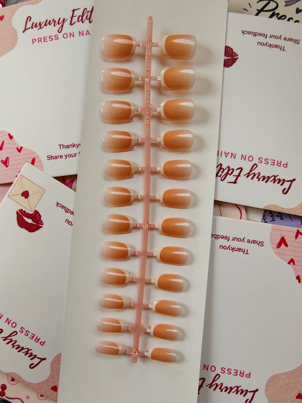 Line French- 30pcs Nails with application kit